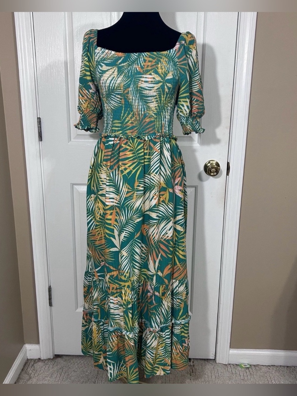Betsey Johnson Tropical Oasis Smocked Palm Print Tiered Maxi Dress Medium M